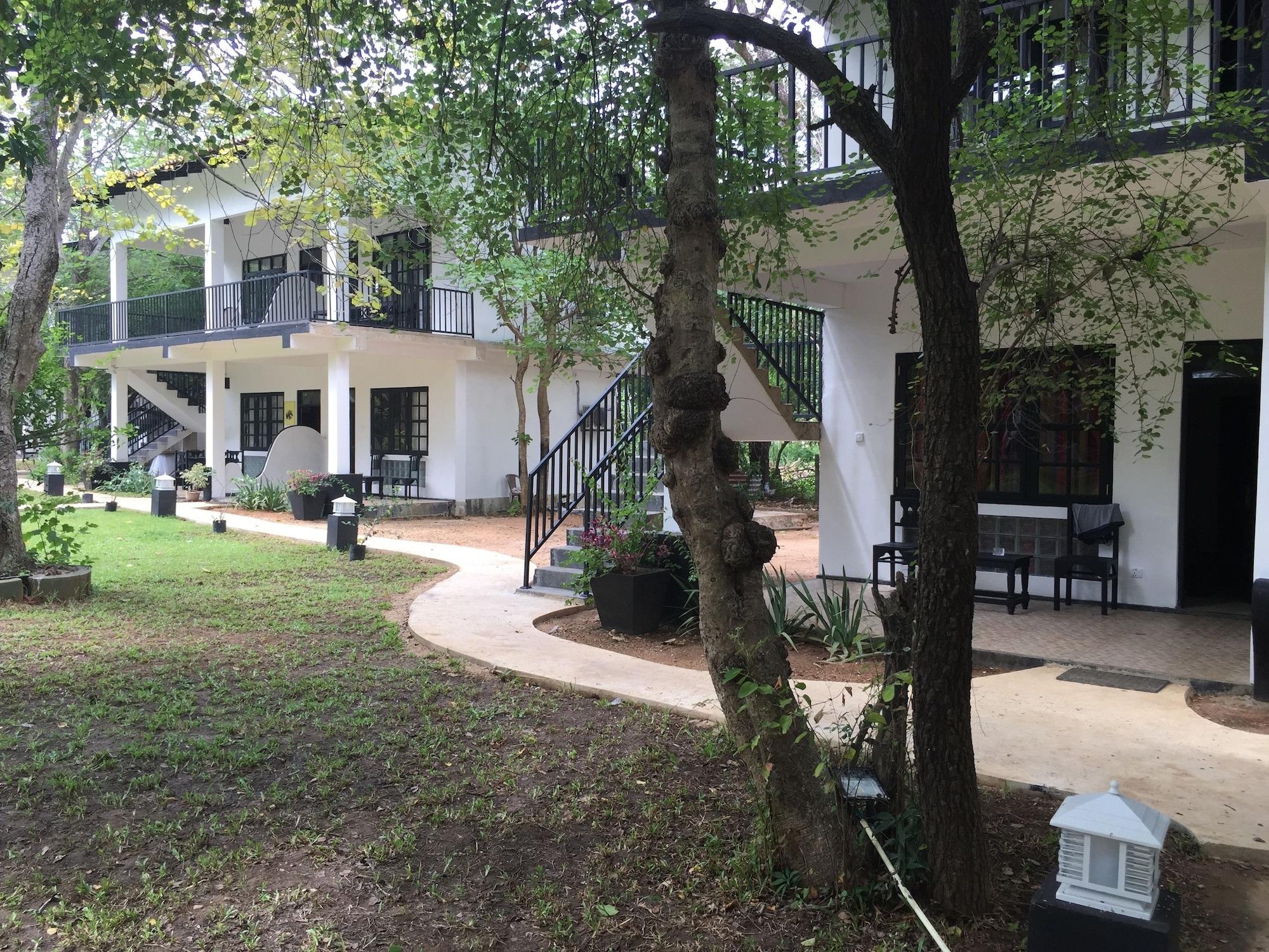 Flower Garden Eco Village Sigiriya Exterior foto