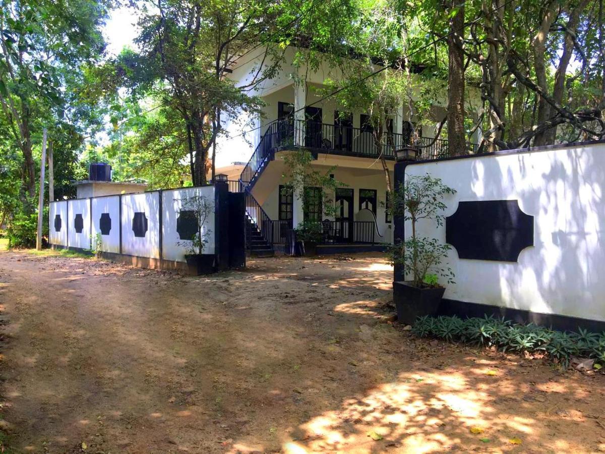 Flower Garden Eco Village Sigiriya Exterior foto